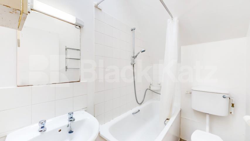 Modern Apartment Minford Gardens, Shepherds Bush